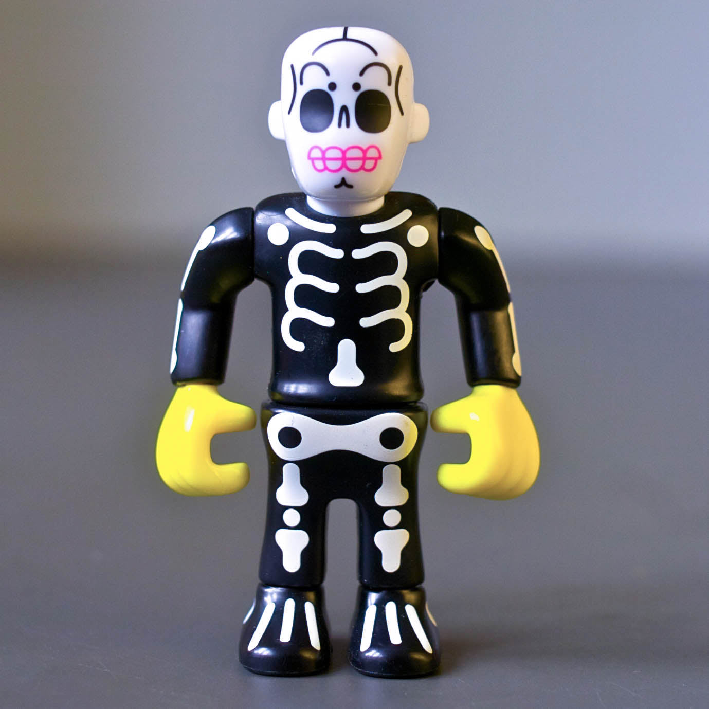 LaCruzz Peecol Toy by eBoy for Kidrobot